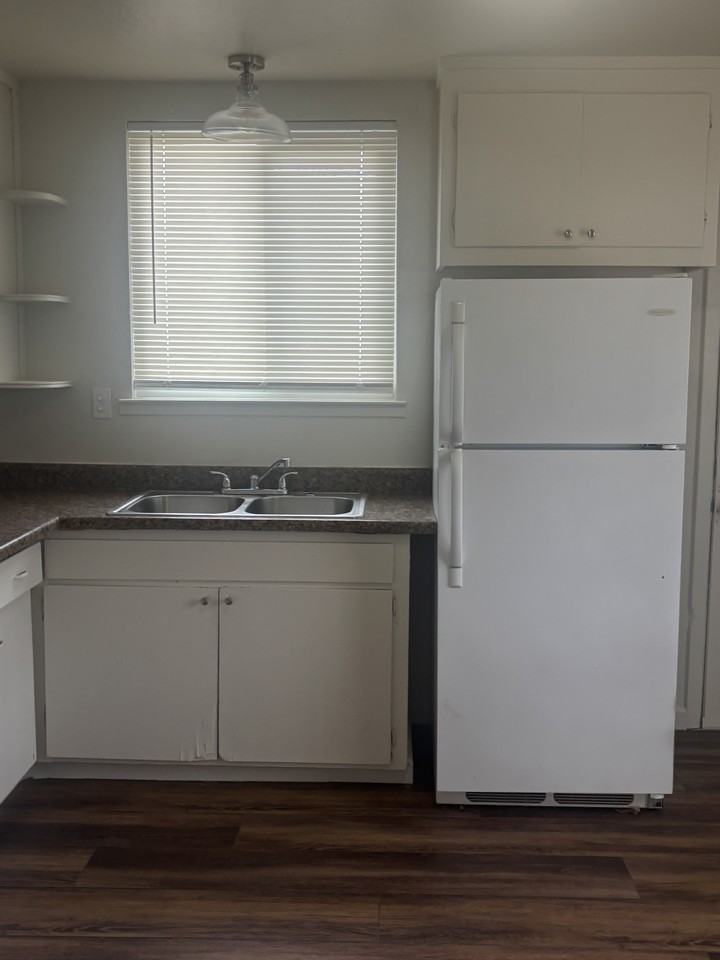 904 Middlecoff Ave - Photo 7 of 16