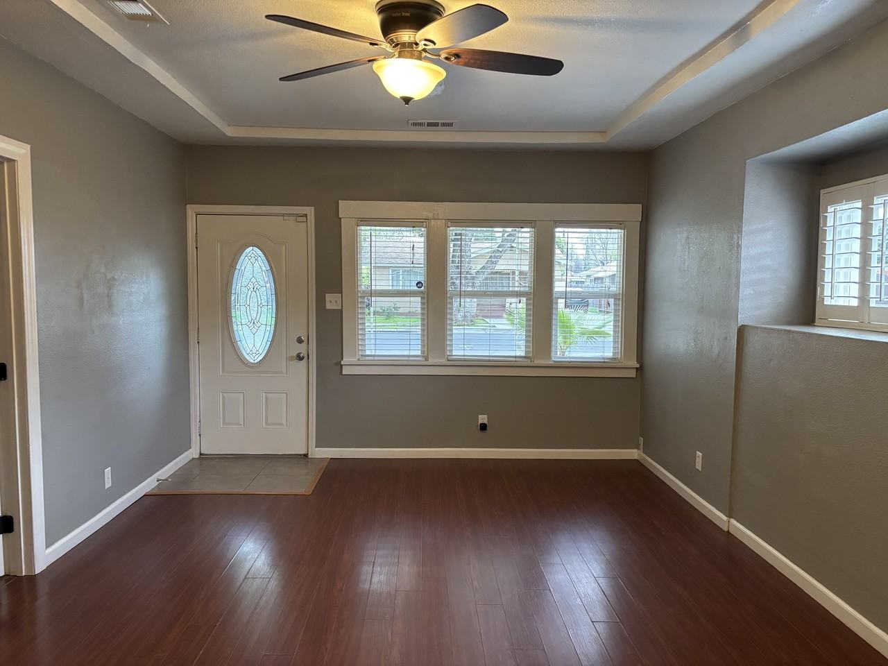 235 Kimble St - Photo 4 of 33