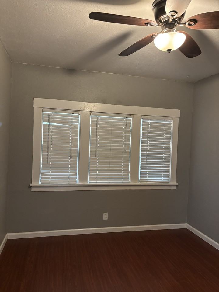 235 Kimble St - Photo 7 of 33