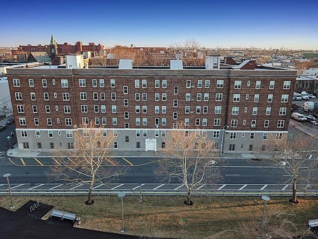 17 Oxford St - Photo 6 of 9