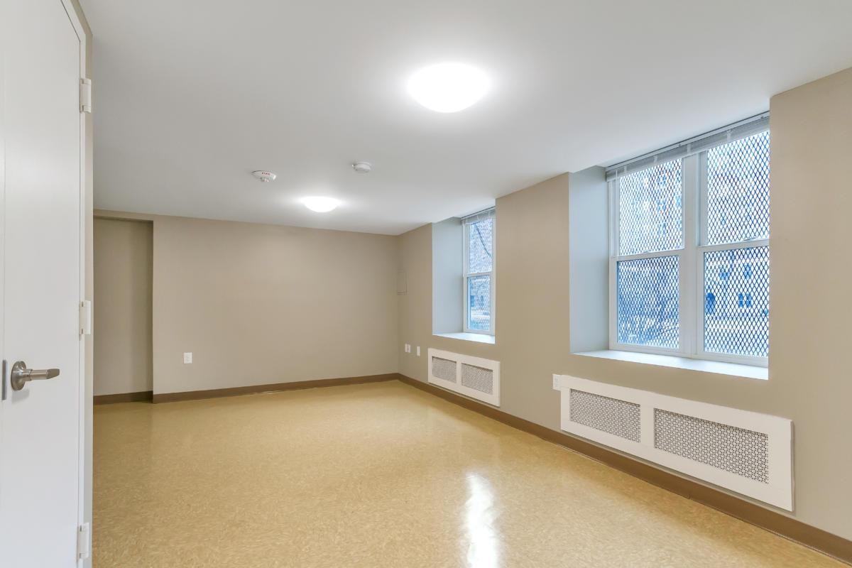 17 Oxford St - Photo 7 of 9