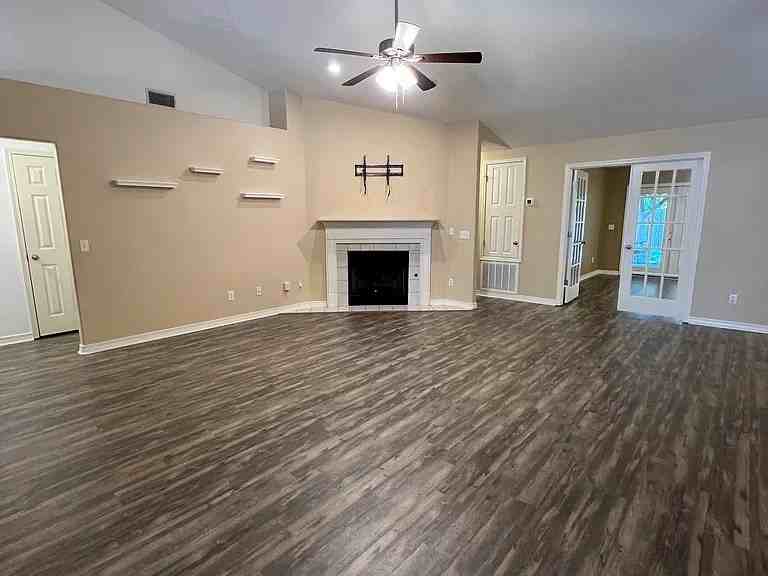 1424 Roebling Trl - Photo 2 of 30