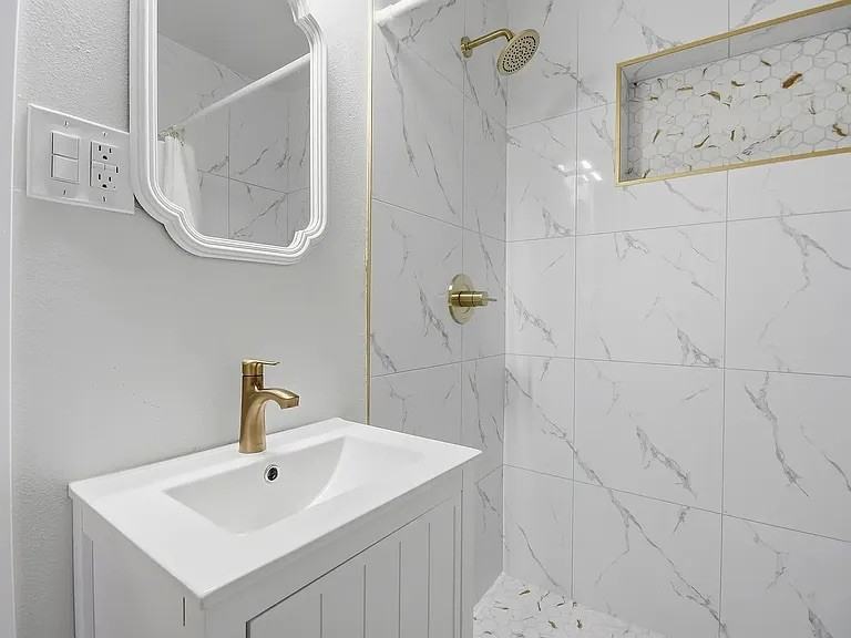 522 S Edgewood Cir #1 - Photo 3 of 12