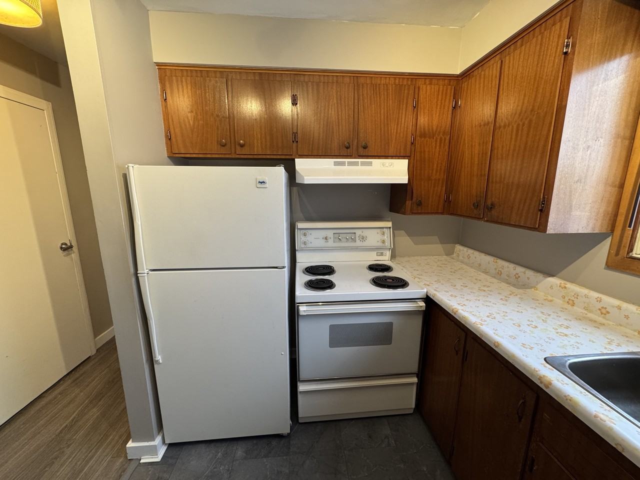 17 Joyce Ave #9 - Photo 7 of 15