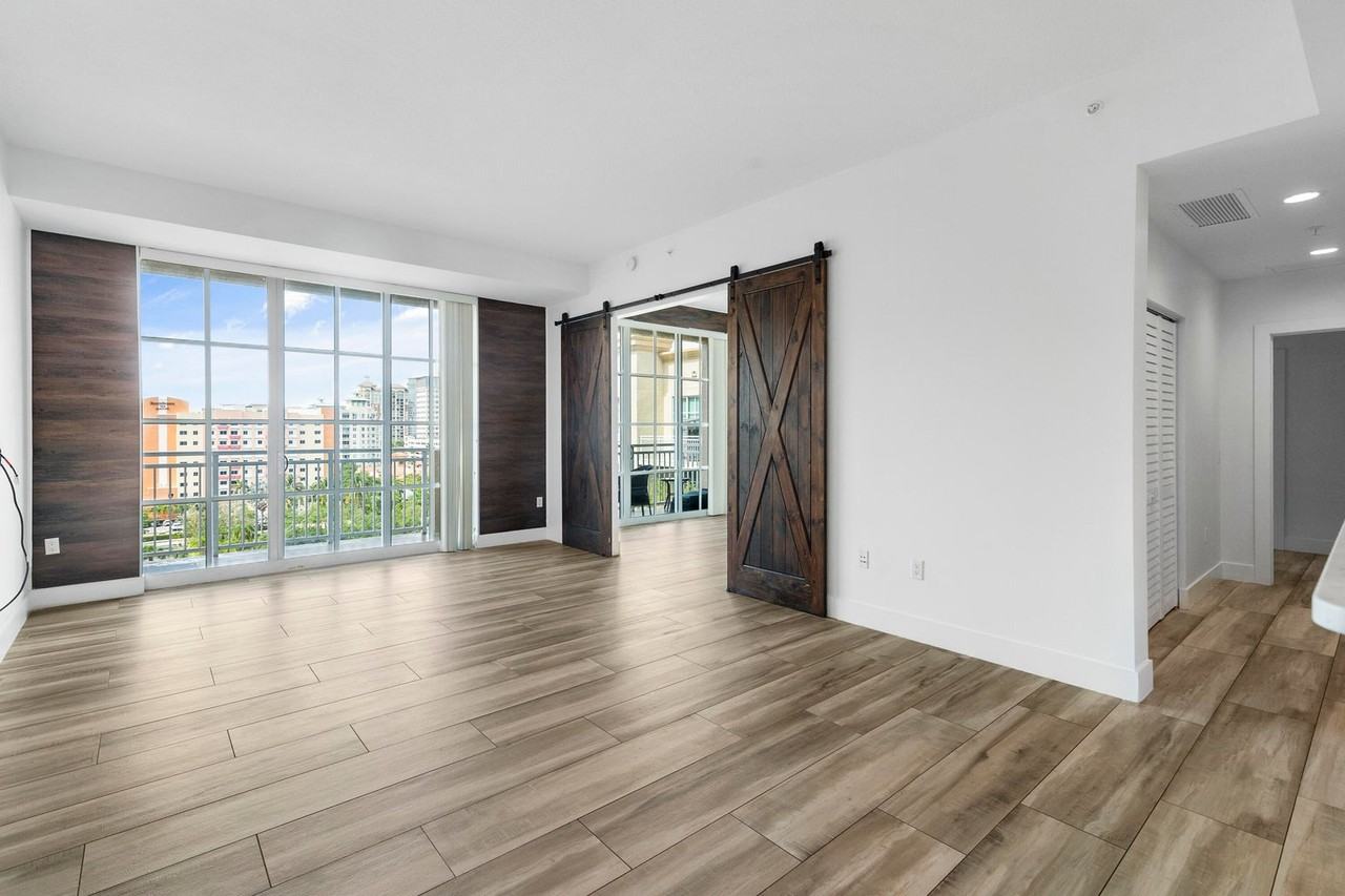 410 Evernia St #1 - Photo 4 of 50