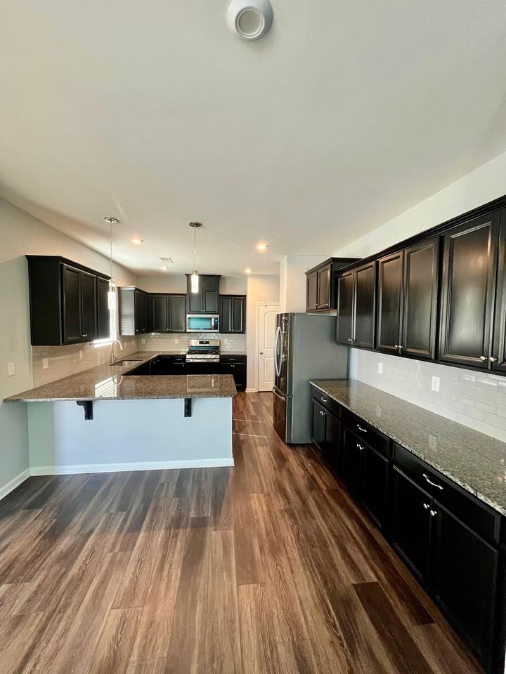 2105 Boynton St #1 - Photo 3 of 26