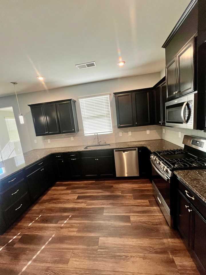 2105 Boynton St #1 - Photo 4 of 26