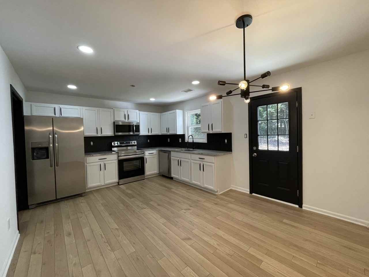 1438 S Diane Ct Se #A - Photo 3 of 15