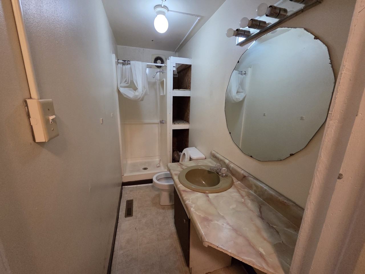 154 6th St #2 - Photo 4 of 11