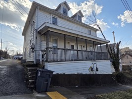 featured image of 152 6th St #1