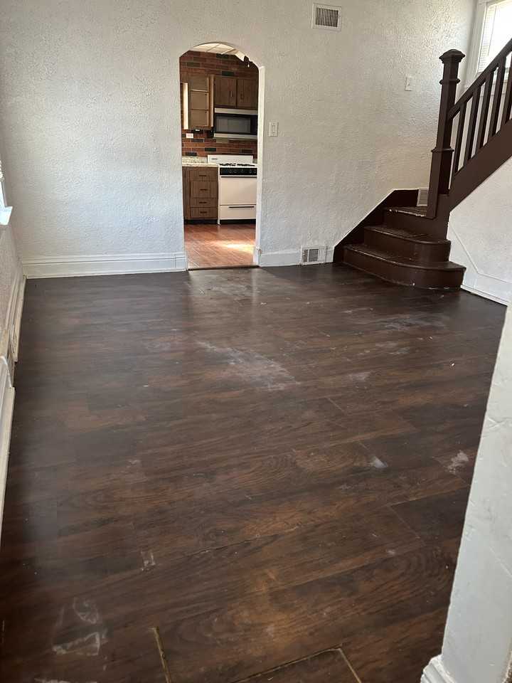 215 N 4th St #1 - Photo 5 of 8