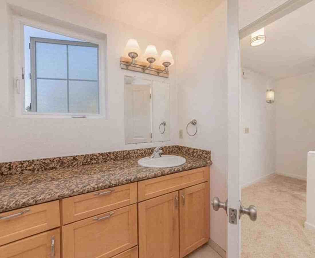 132 Clay St - Photo 4 of 34