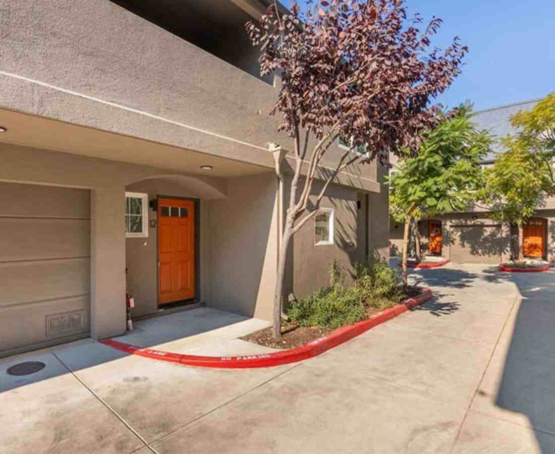132 Clay St - Photo 3 of 34