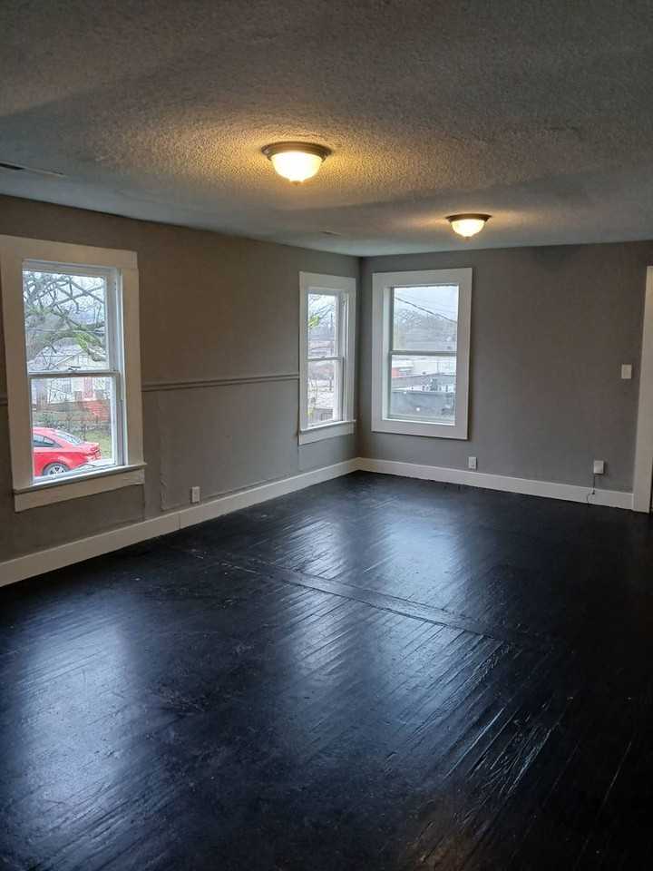 1579 Martin Ave - Photo 2 of 11