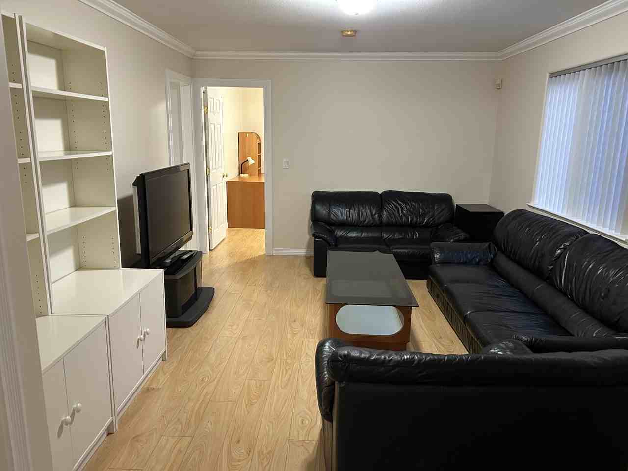 620 Nicola Avenue - Photo 3 of 10