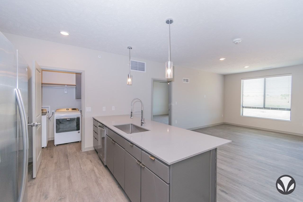 Chateau at Yankee Hill - Photo 6 of 50