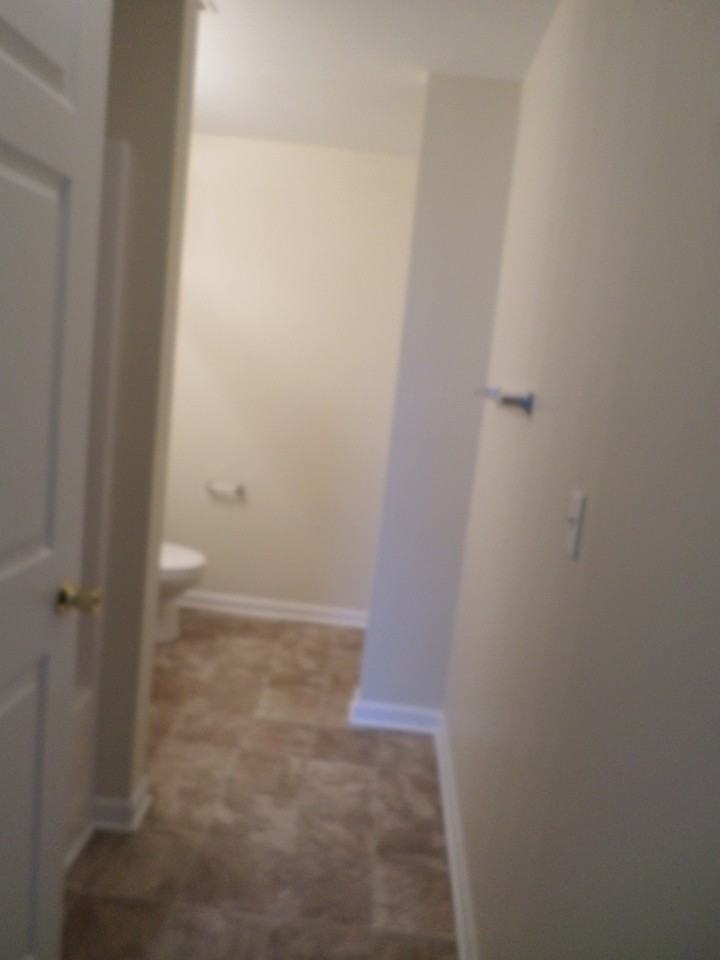 Eagle's Roost Apartments - Photo 5 of 9