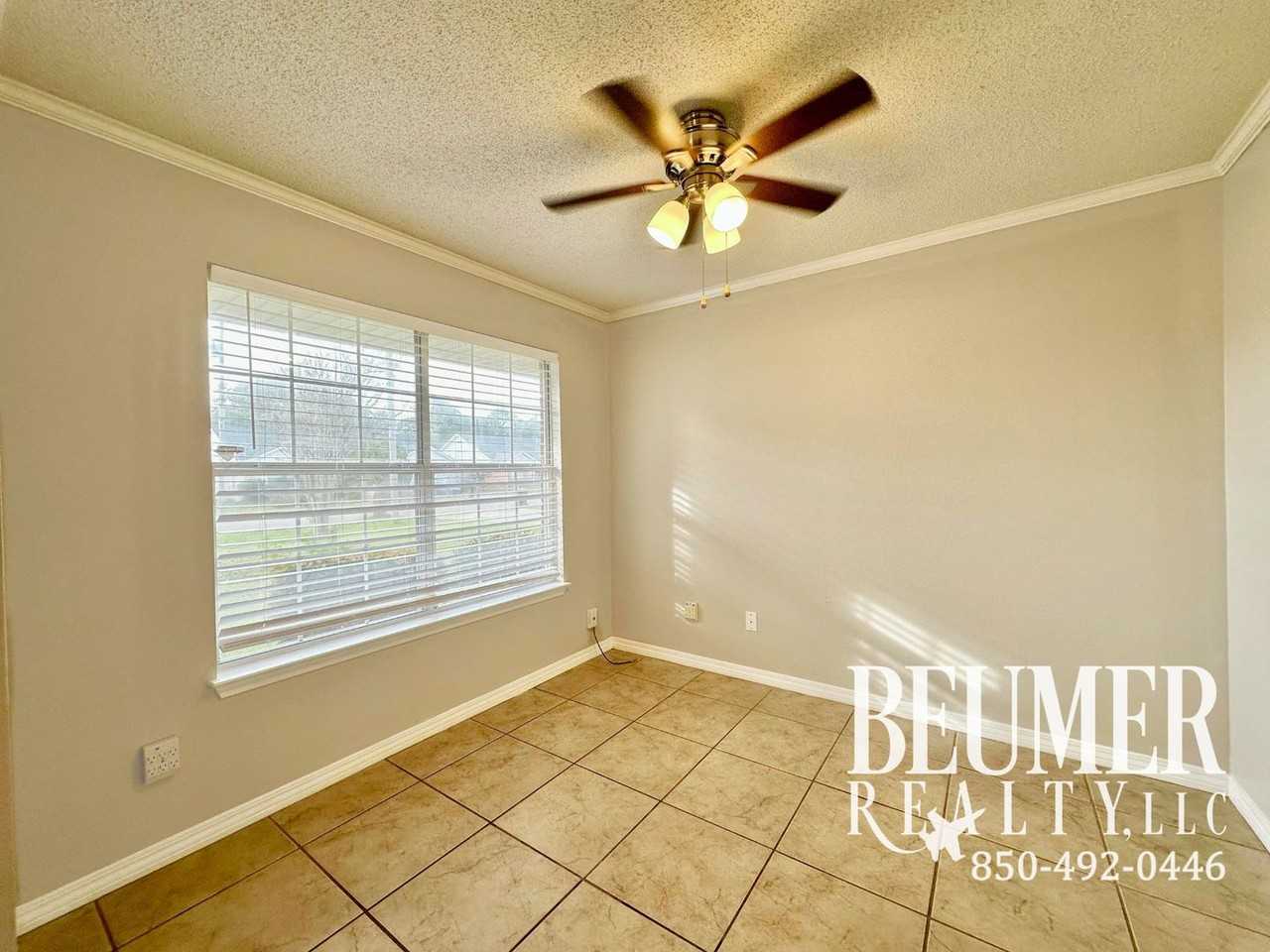 7427 Saint James Pl - Photo 6 of 33