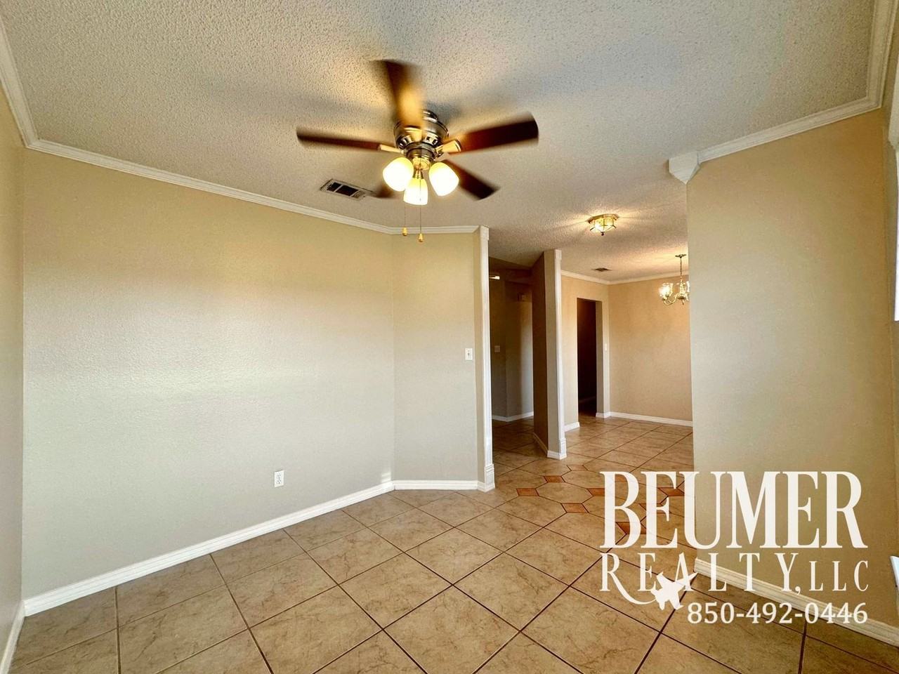 7427 Saint James Pl - Photo 7 of 33