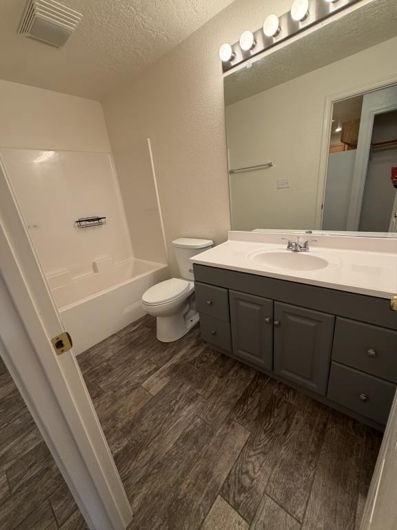 383 2nd Ave - Photo 4 of 10