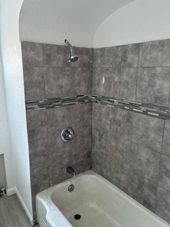 323 Smith Way - Photo 4 of 8