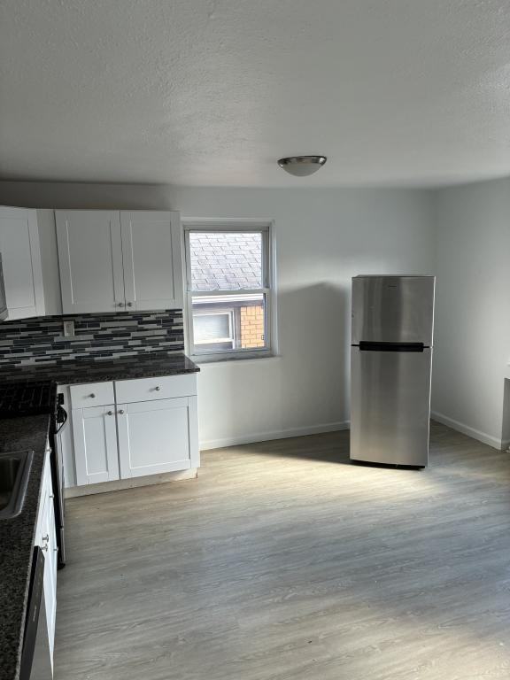 323 Smith Way - Photo 6 of 8