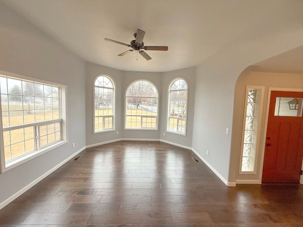 4190 Collier Ln - Photo 5 of 34