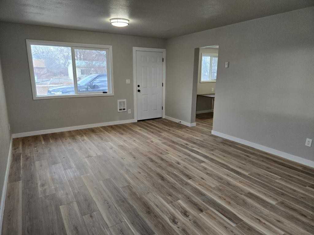 624 Jackson St - Photo 4 of 15