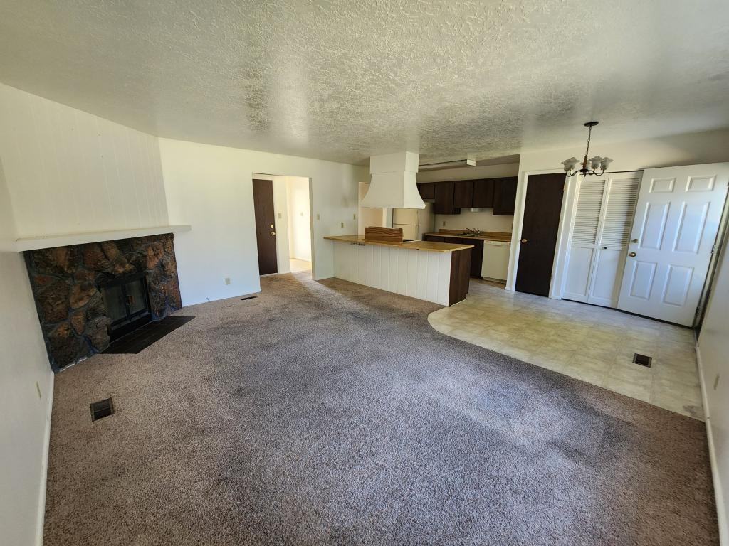 1217 Sparks St N - Photo 2 of 9