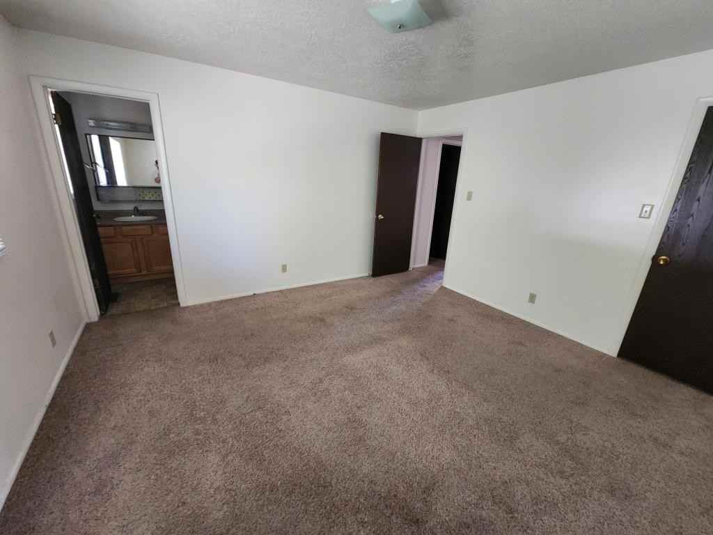 1217 Sparks St N - Photo 5 of 9