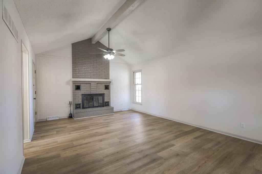 902 Kingston Ct - Photo 5 of 38