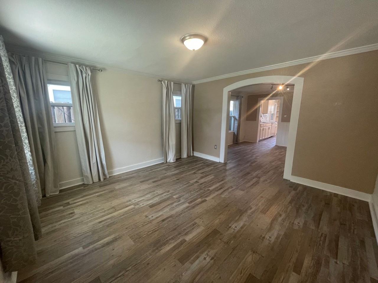 3320 W 5th St - Photo 2 of 32