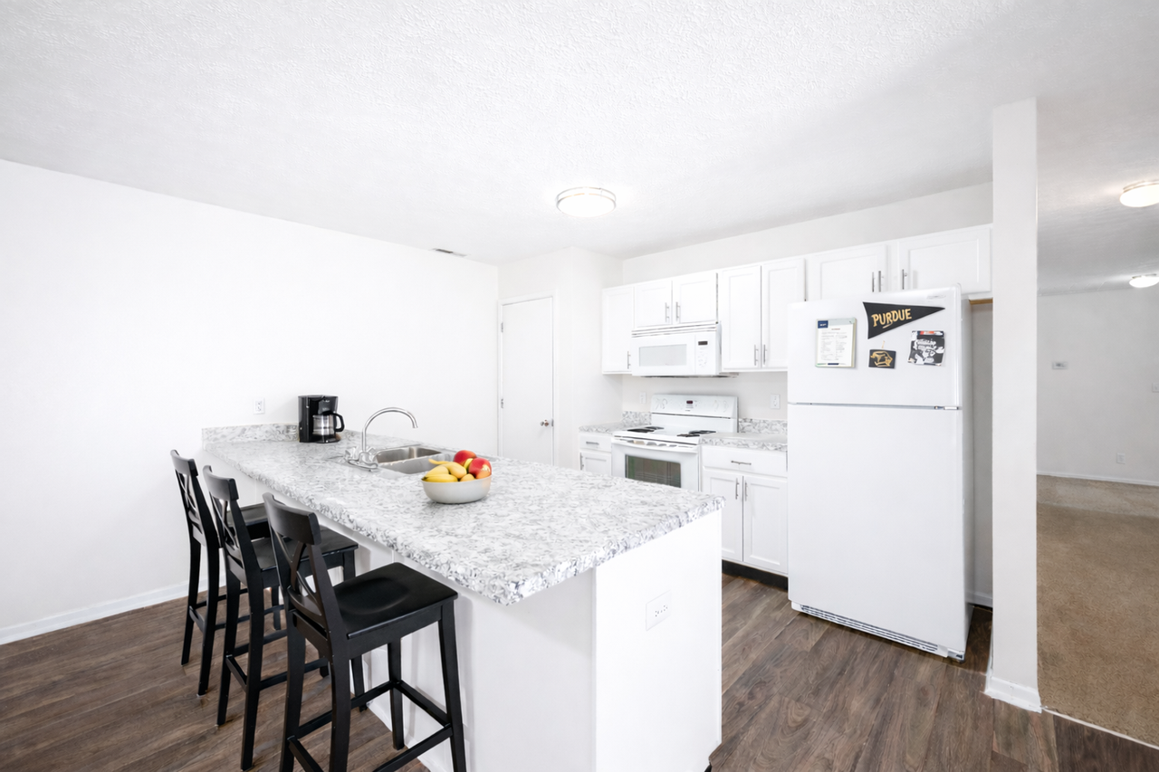 Anthrop Pointe - Photo 2 of 17