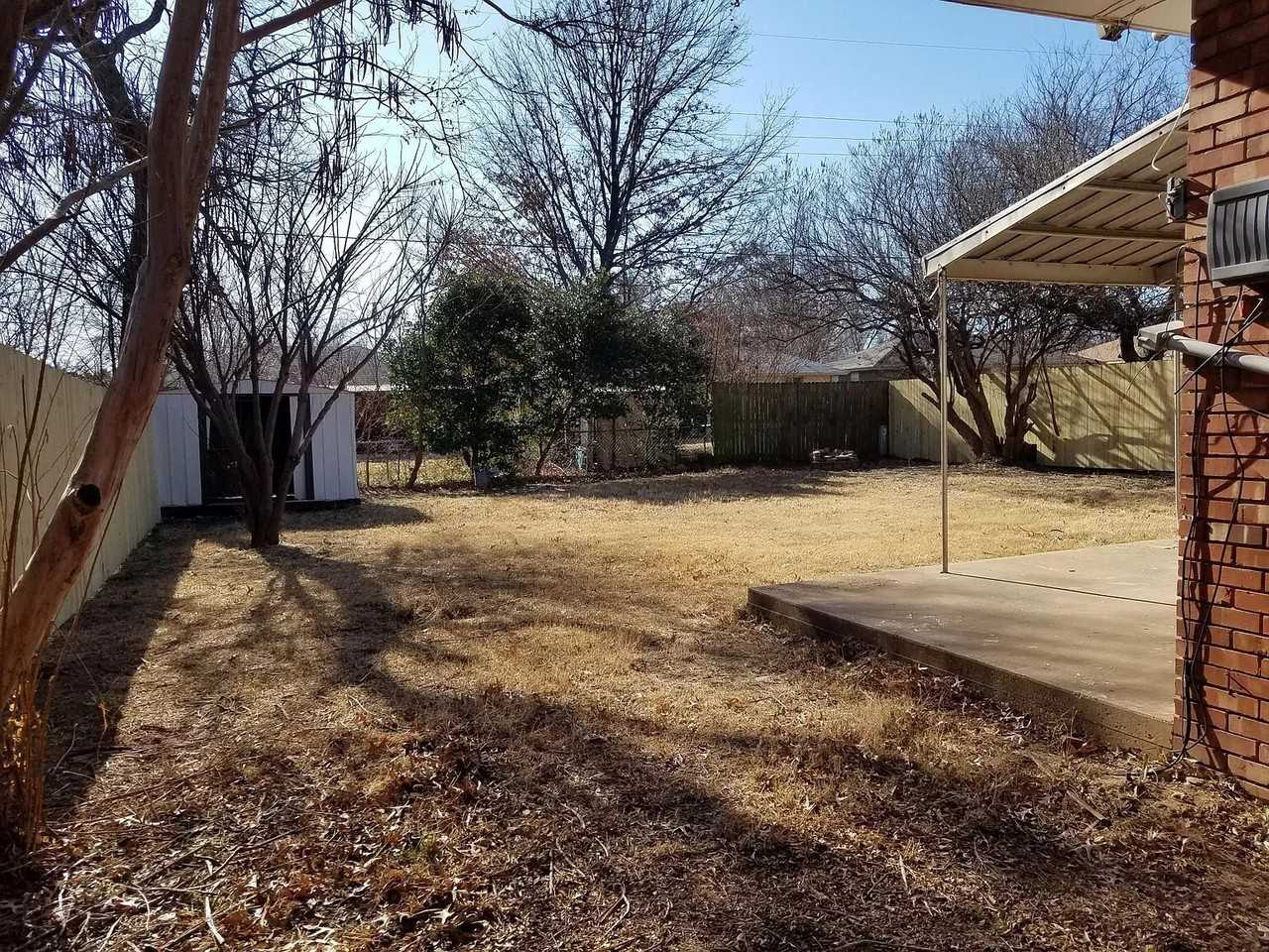 3724 Nw 52nd St - Photo 2 of 17
