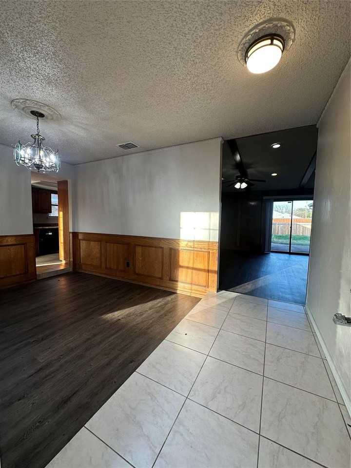 305 Marriott Ln - Photo 2 of 31