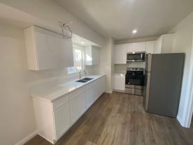 Modern Townhome with Gorgeous City Views – Prime Thousand Oaks Locati - Photo 1 of 1