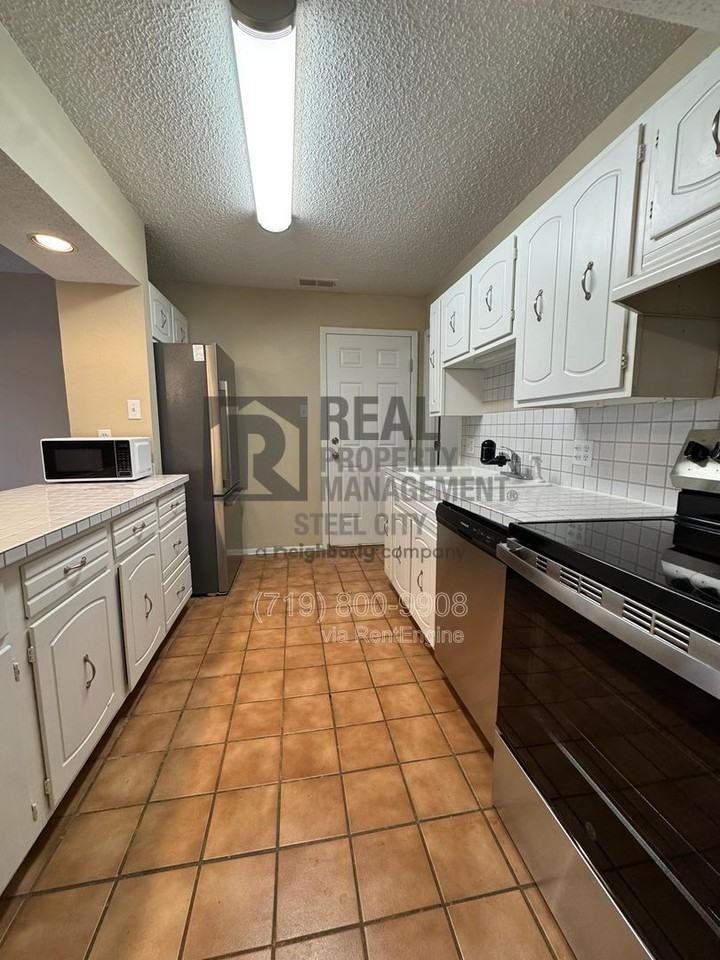 118 Scotland Rd #C - Photo 7 of 23