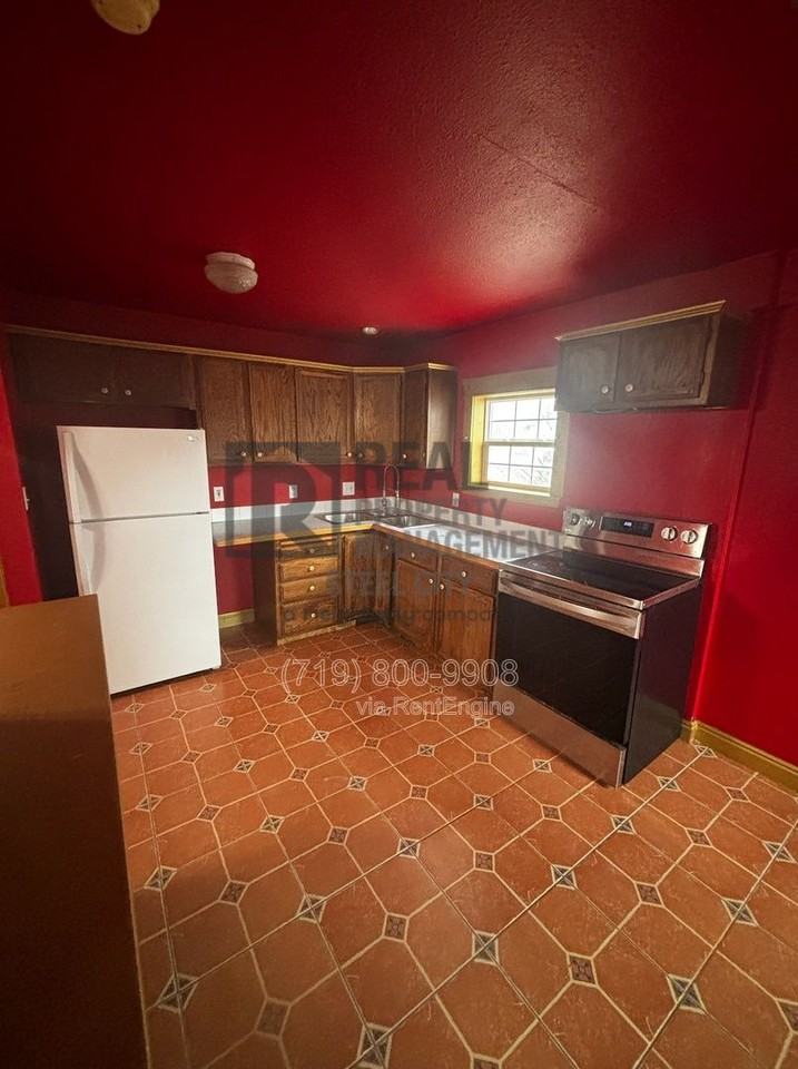 703 Jackson St - Photo 3 of 13