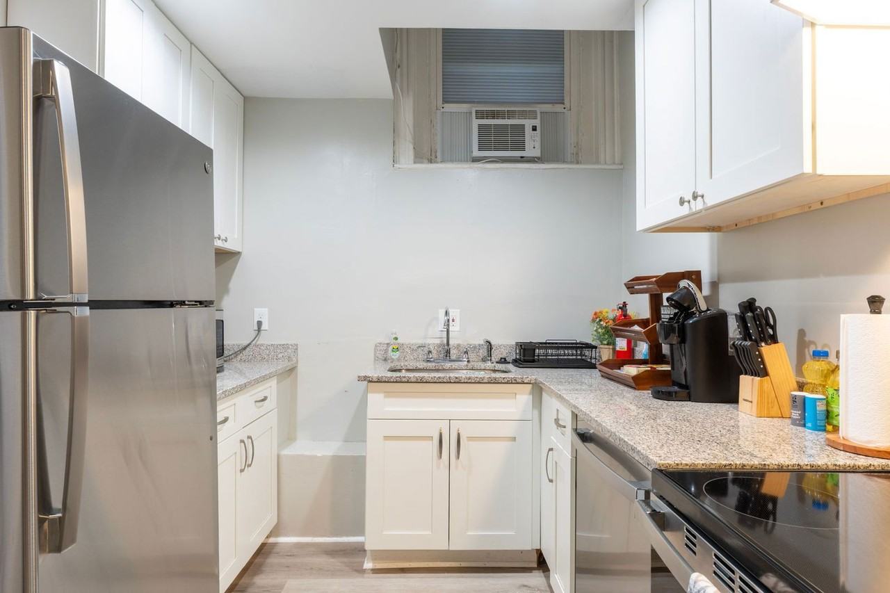 1601 W Cary St #1 - Photo 2 of 29