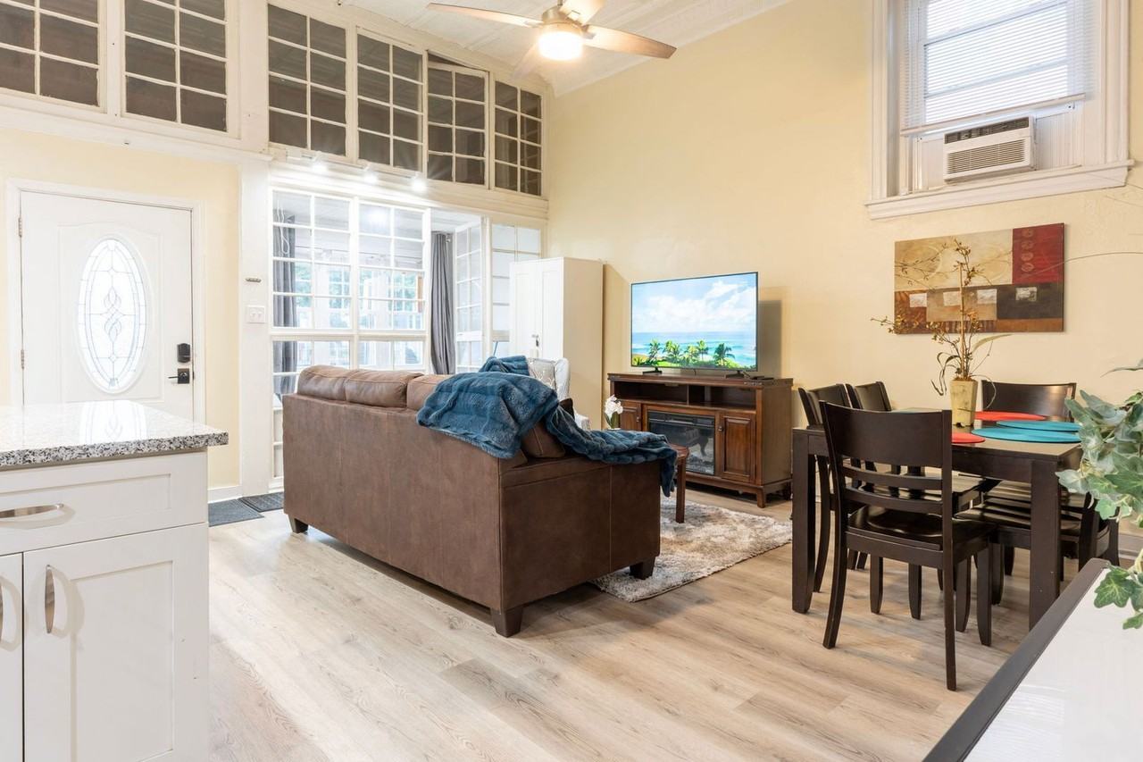 1601 W Cary St #1 - Photo 5 of 29