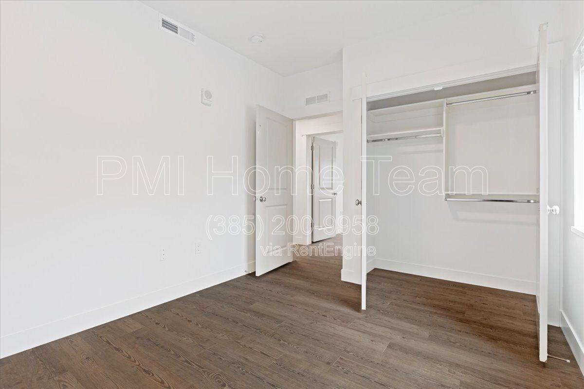 3378 Washington Blvd #208 - Photo 4 of 16