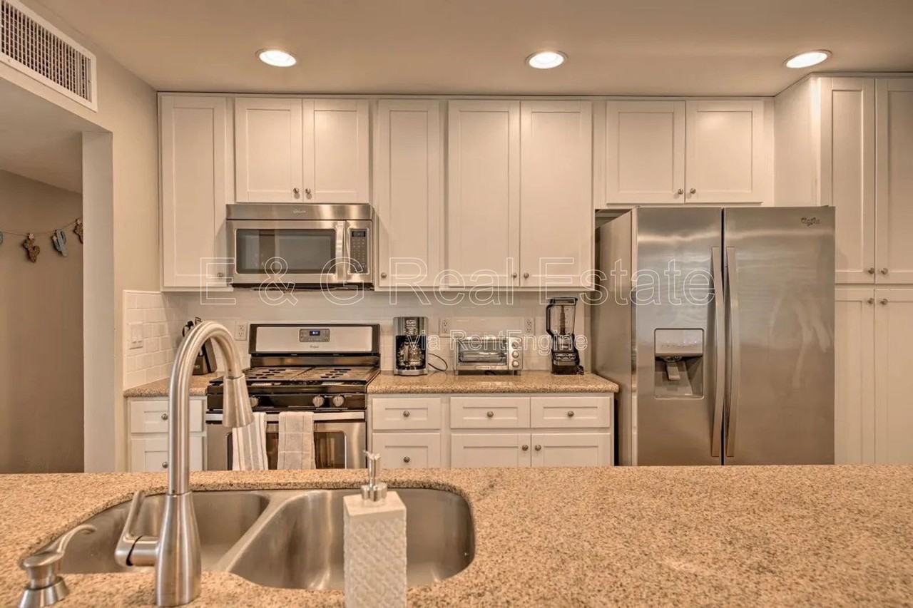 609 S Priest Dr - Photo 4 of 35