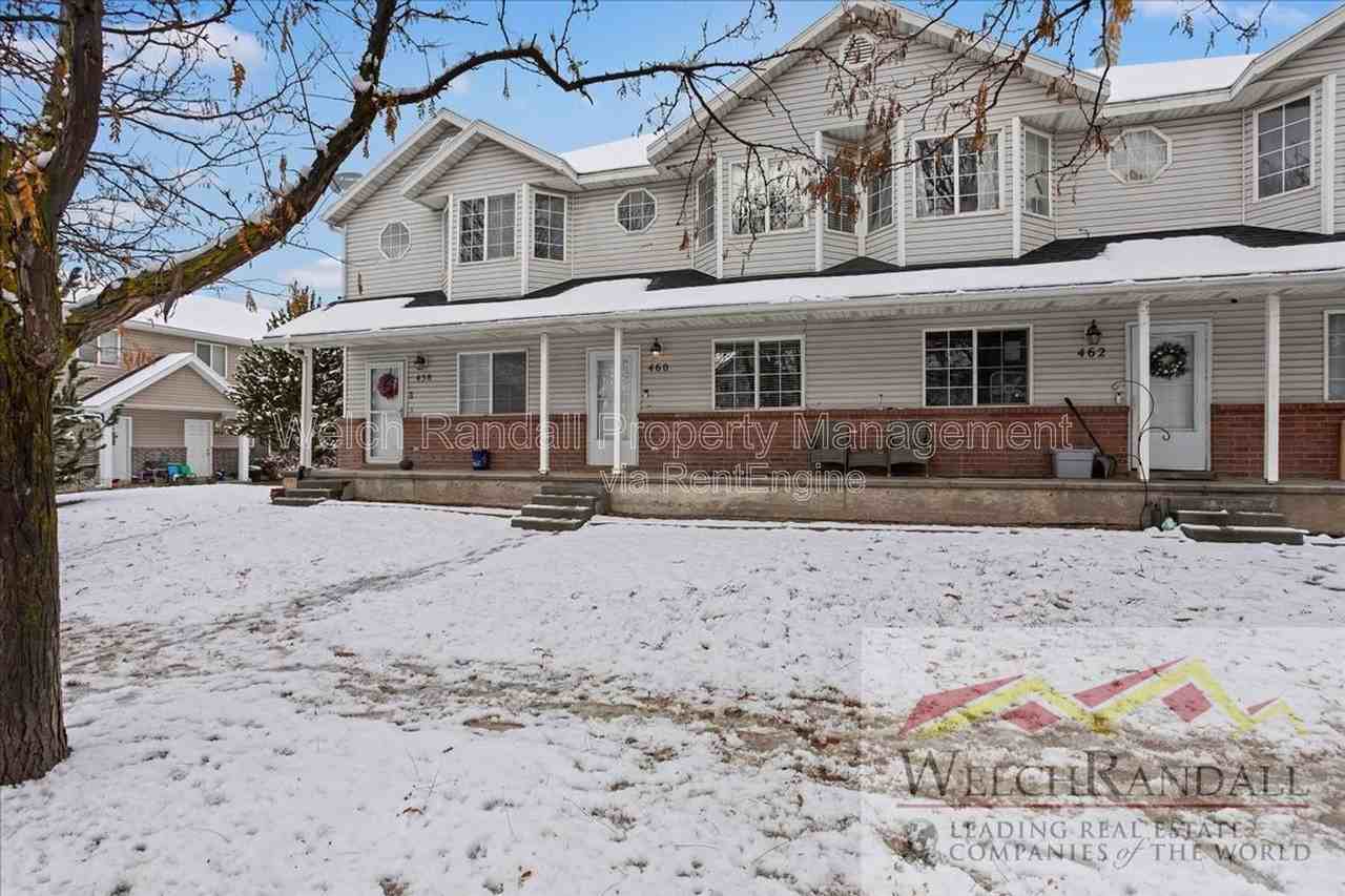 460 E 475 N - Photo 2 of 38