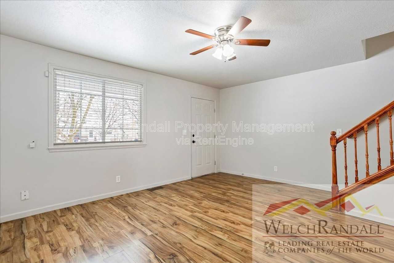 460 E 475 N - Photo 6 of 38