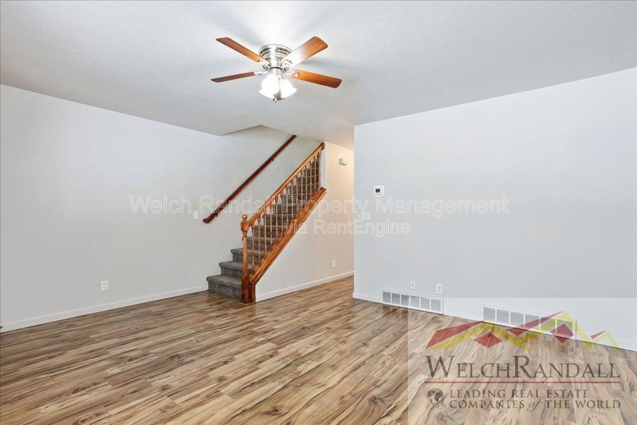 460 E 475 N - Photo 7 of 38