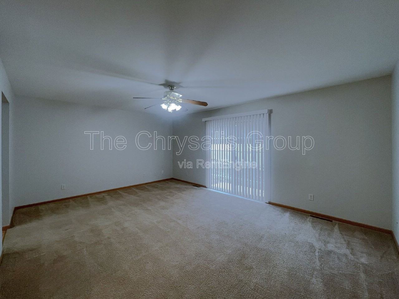 1441 Adams St - Photo 5 of 10