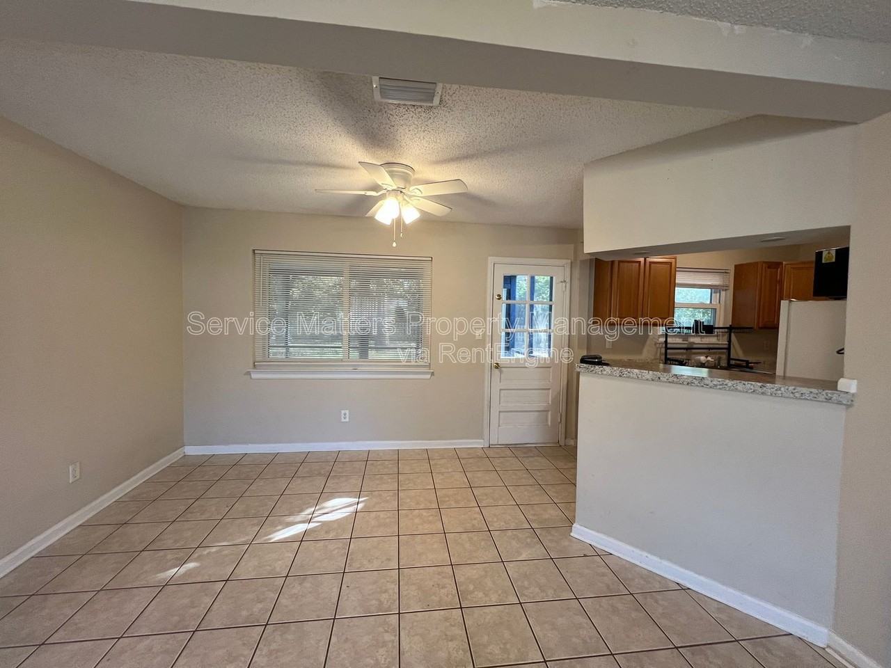 303 Newcastle Dr - Photo 6 of 36