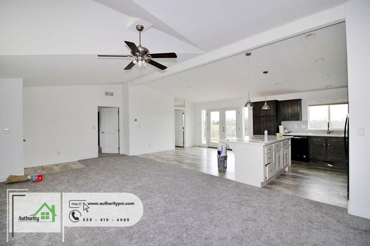 18848 Lorina Dr - Photo 5 of 30