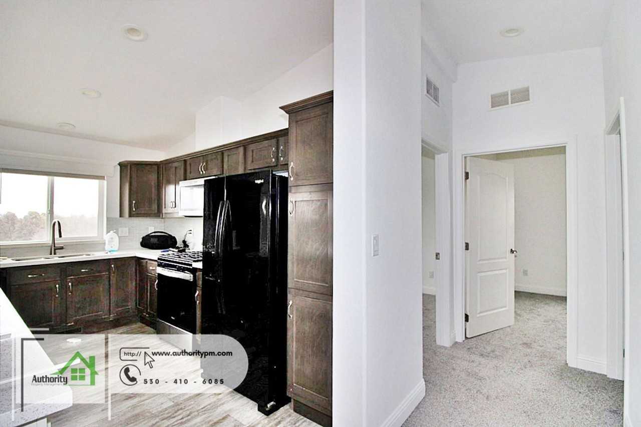 18848 Lorina Dr - Photo 7 of 30