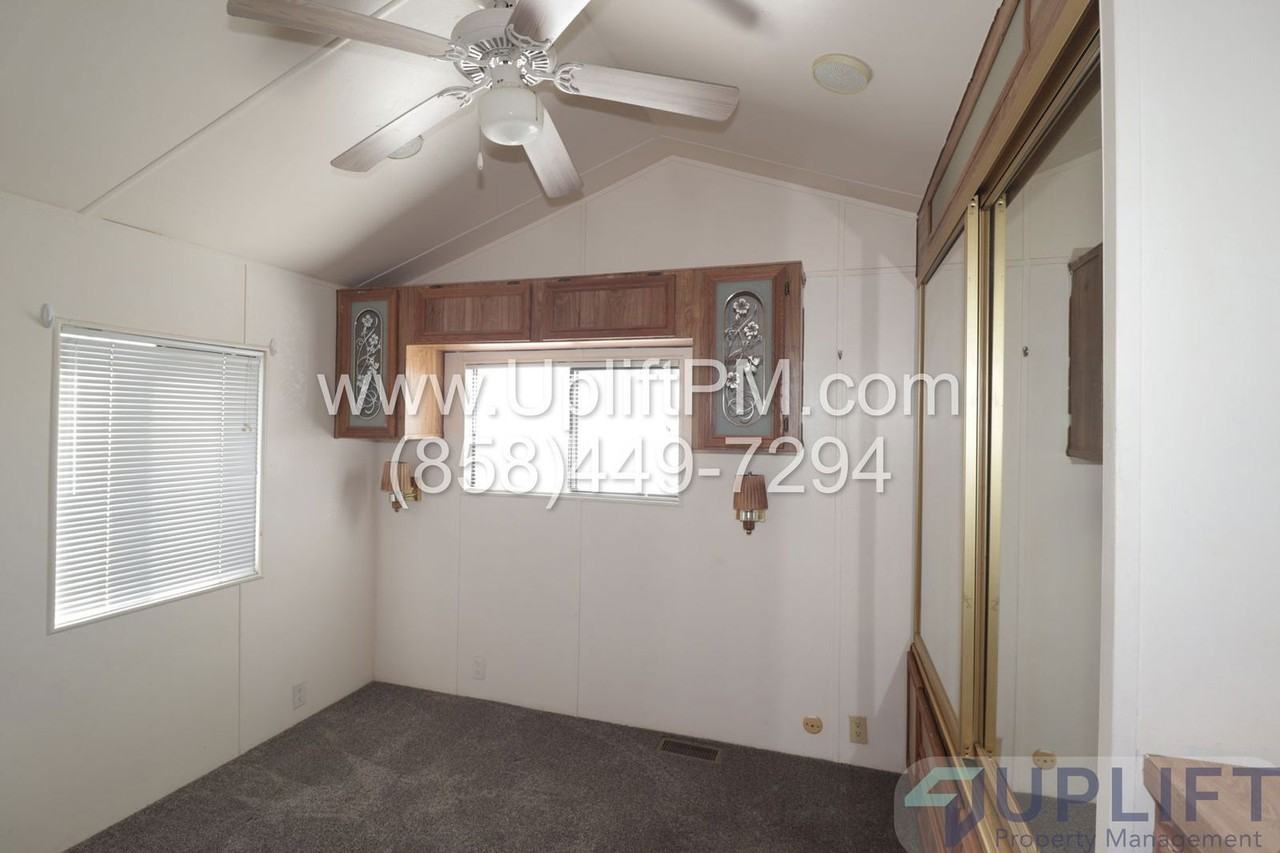 2030 Black Canyon Rd #11 - Photo 7 of 9